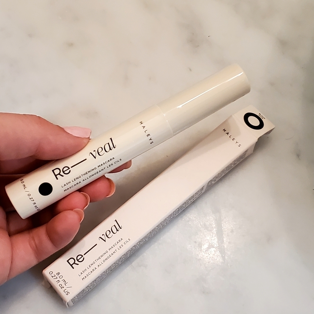 HALEYS Beauty Re-Veal Lash Lengthening Mascara in White Packaging - Picture 3 of 3